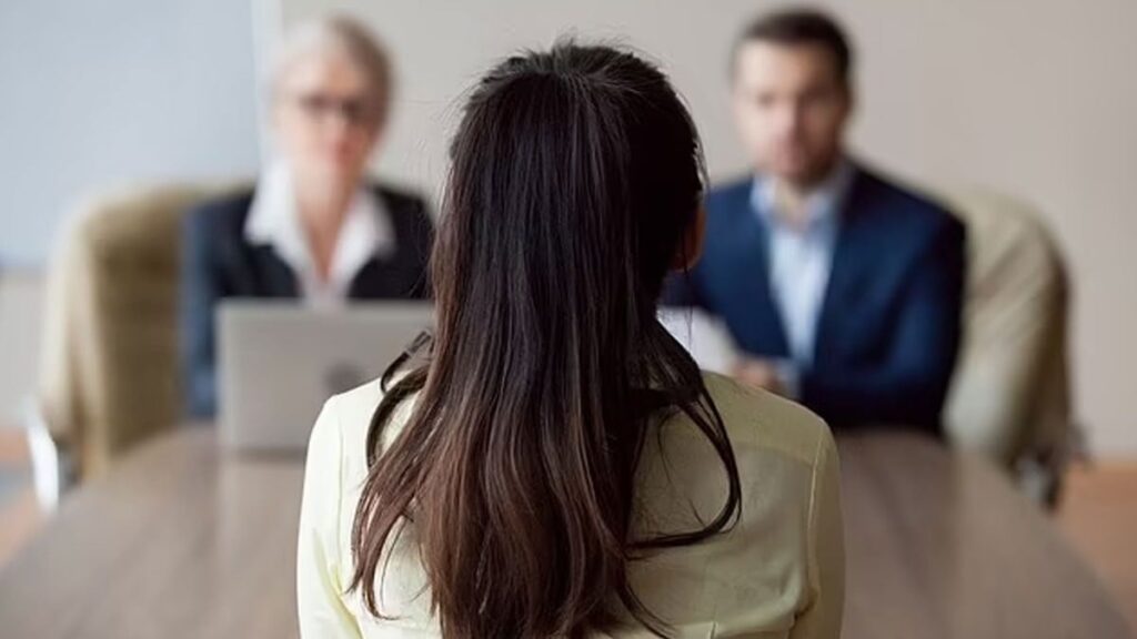 Sandalye değiştirmeye cesaret eden işe alınıyor