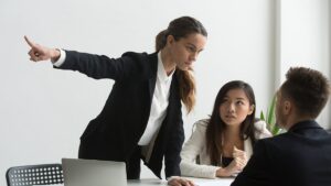 Şok edici soru sonrası iş görüşmesini terk etti