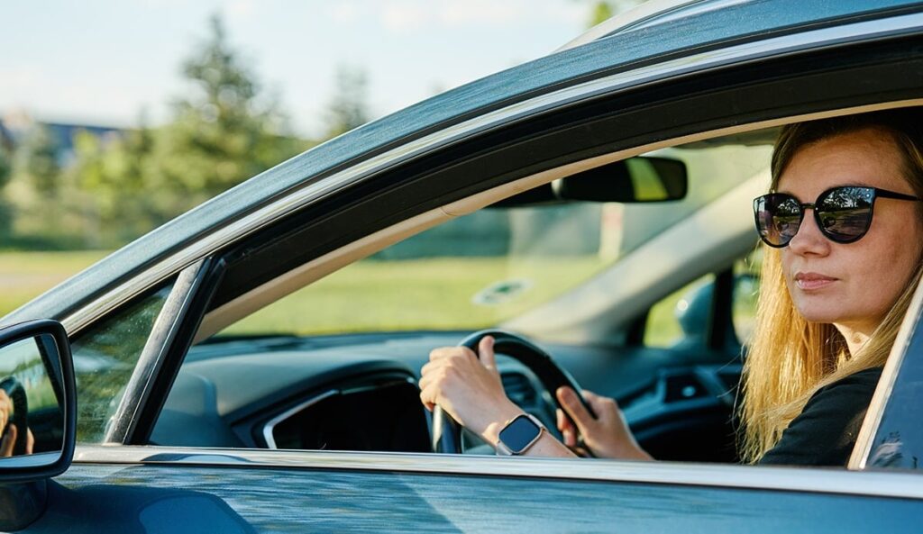 Trafikte güneş gözlüğü takanlar dikkat! Para cezası var