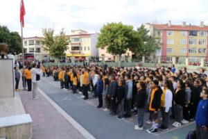 24 Nisan tatil mi? İşte okullar ve iş yerleri için uygulanacak karar