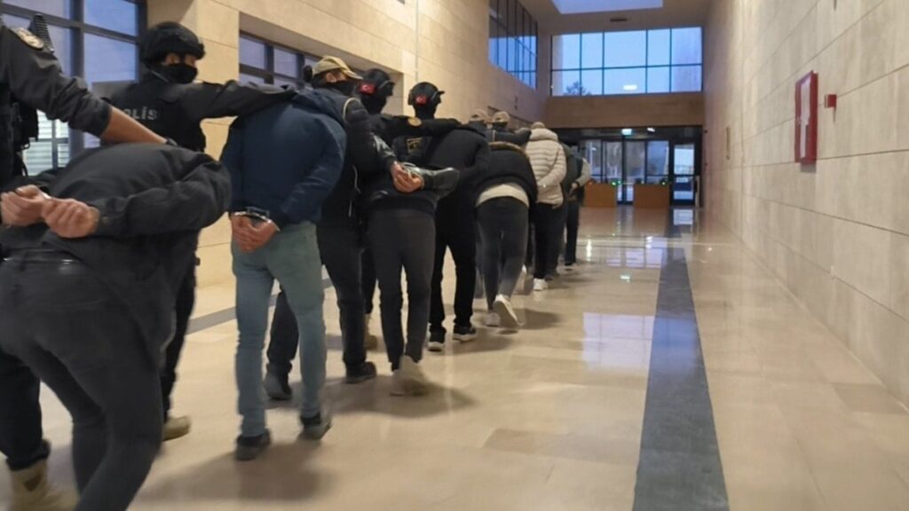 Ankara’da dev ”aranan’ operasyonu: 963 kişi yakalandı