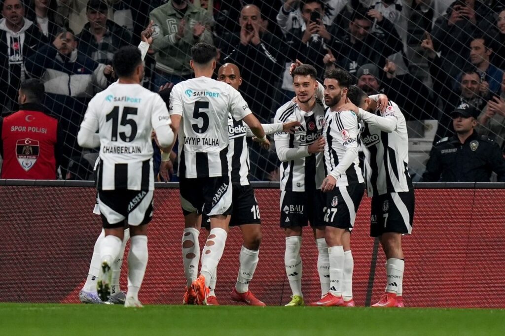 Beşiktaş üçüncülük aşkına! Kasımpaşa-Beşiktaş muhtemel 11’leri