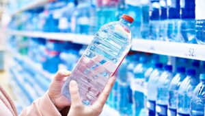 Bir şişe suya 40 bin lira ödedi