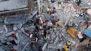 Bombardımanı arttıran İsrail, Gazzeli sivillere hedef olarak Hamas’ı gösterdi