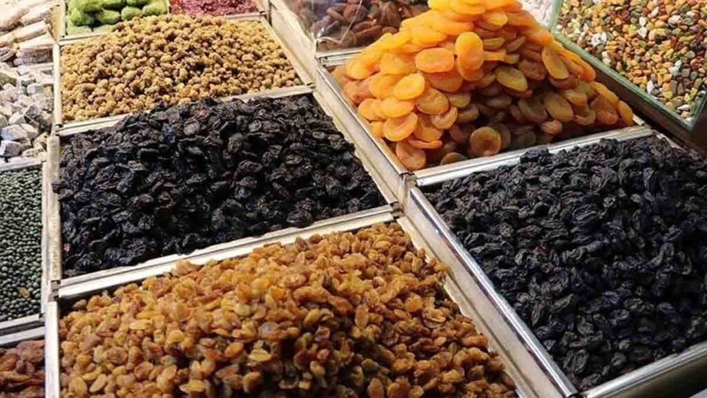 Bu 3 kuru meyveyi gece yiyin, hasarlı omurga 1,5 ayda iyileşiyor!