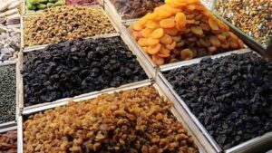 Bu 3 kuru meyveyi gece yiyin, hasarlı omurga 1,5 ayda iyileşiyor!