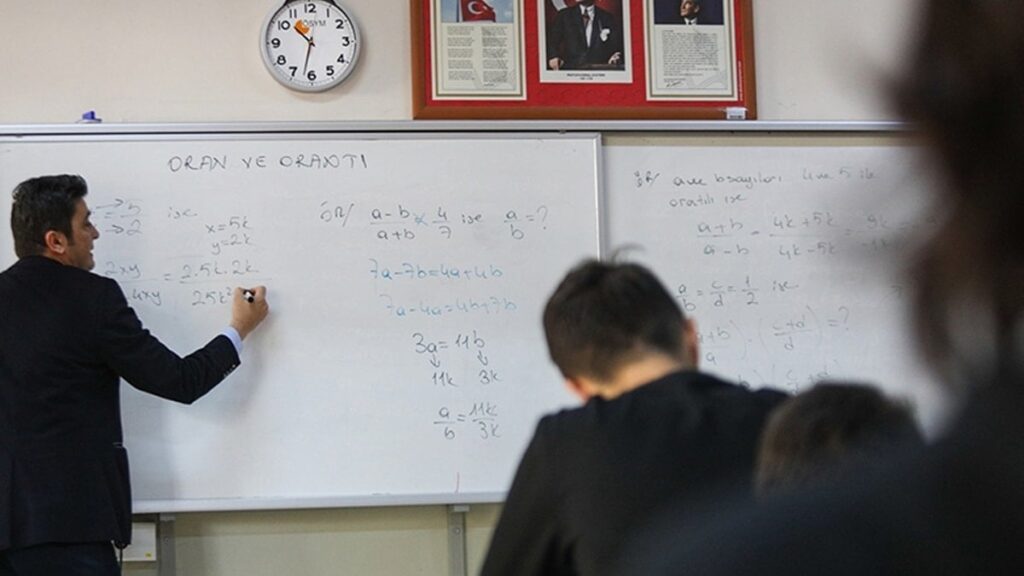 CHP’li Kış: Öğrenciler bitti, sıra öğretmenlere mi geldi?