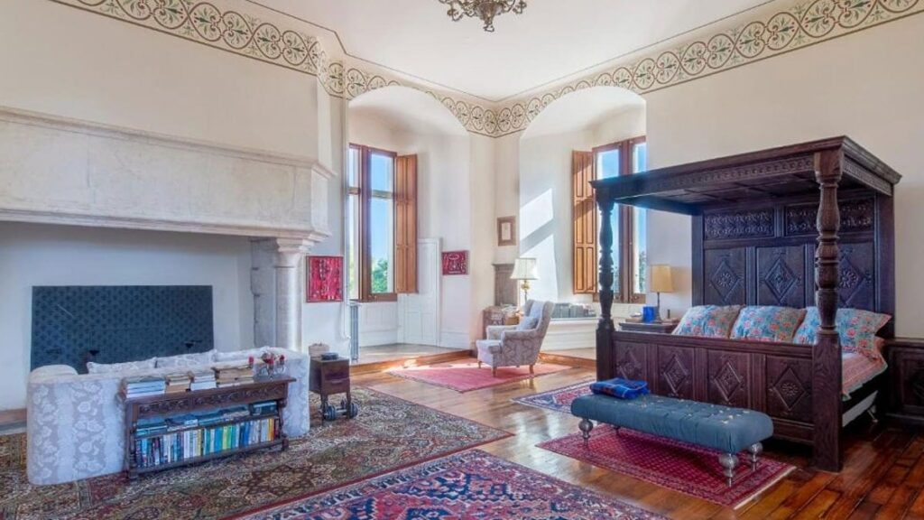 Daire fiyatına kelepir köşk: 34 odalı, 9 banyolu…