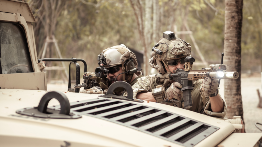 Düşman birlikleri eşcinsellerle yok etme planı ifşa oldu