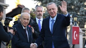 Erken seçim iddiası siyaseti hareketlendirdi: Eski AKP’li vekilden sessizlik tepkisi
