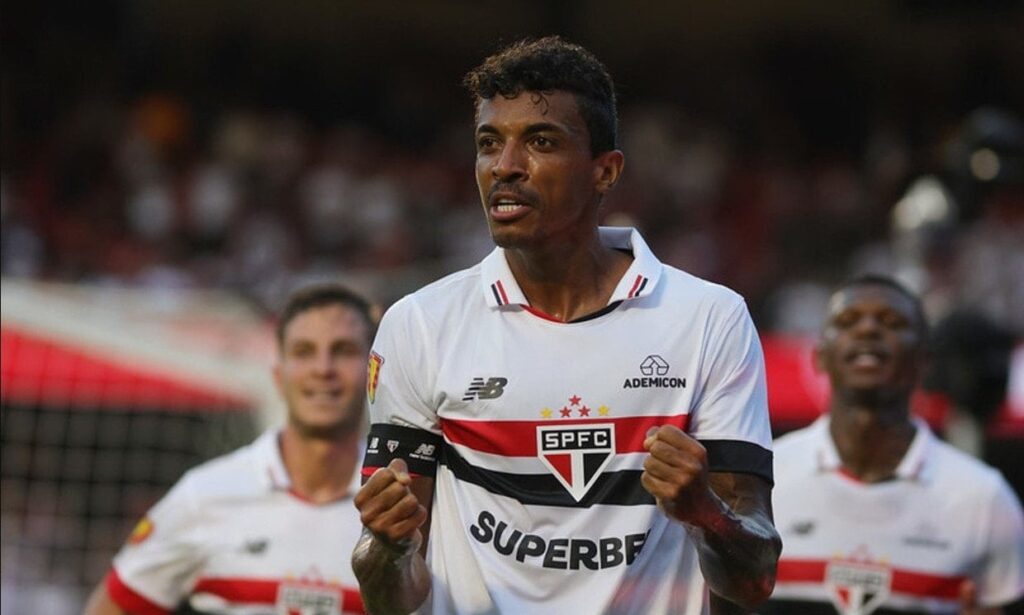 Eski F.Bahçeli yıldız hastanelik oldu! Futbolu bırakabilir