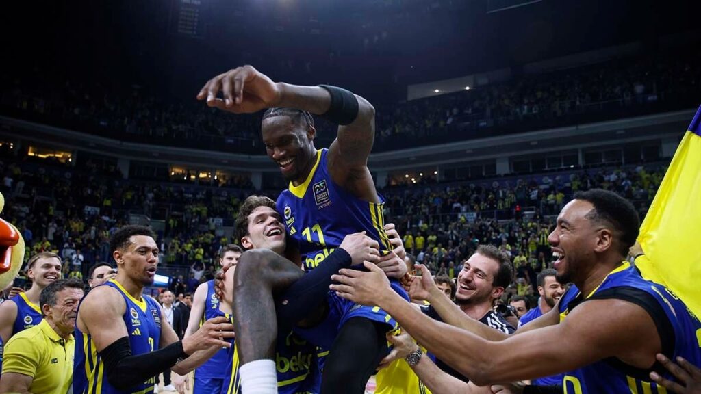 EuroLeague’de sezonun en iyi beşi açıklandı! Nigel Hayes-Davis listede