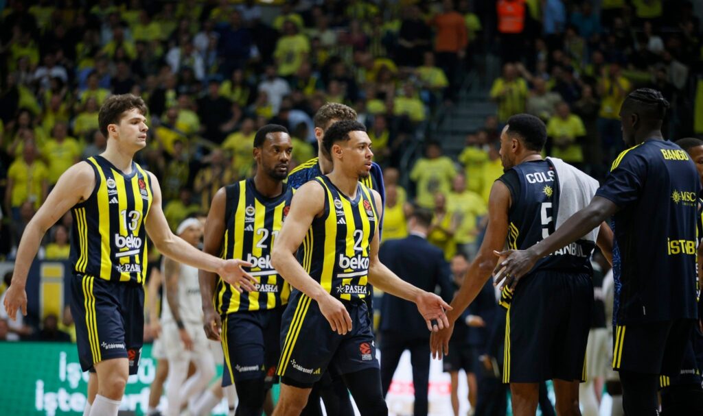 Fenerbahçe 7. kez Final Four’da! Harika gece…