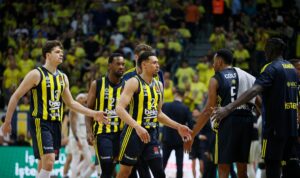 Fenerbahçe 7. kez Final Four’da! Harika gece…