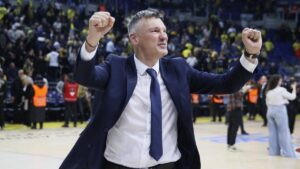 Fenerbahçe’nin koçu Jasikevicius’a büyük onur