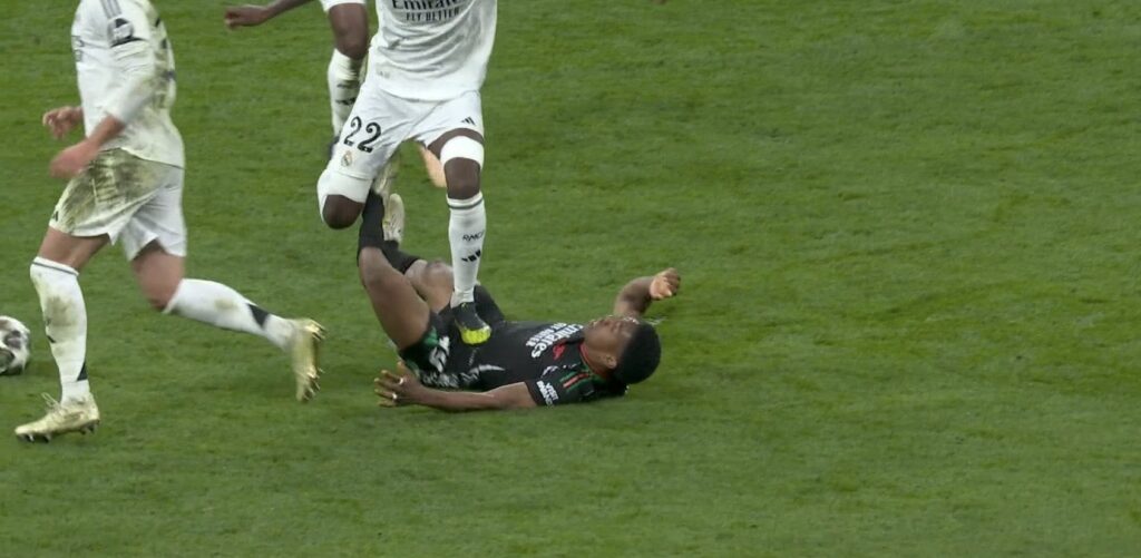 Geceye damga vuran pozisyon! Acımasız harekete tepki yağdı