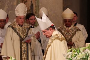 Kardinaller ikiye bölündü: Papa’yı seçmek için ön toplantılar başladı