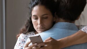 Milyonları buluşturduğu yerde kendi sevgilisini kaybetti