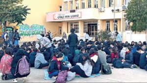 Öğretmenleri ‘bu gitsin, bu kalsın’ diye kim listeledi?