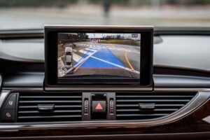 Otomobil devinden dikkat çeken karar! Tüm araçlarından kaldıracak