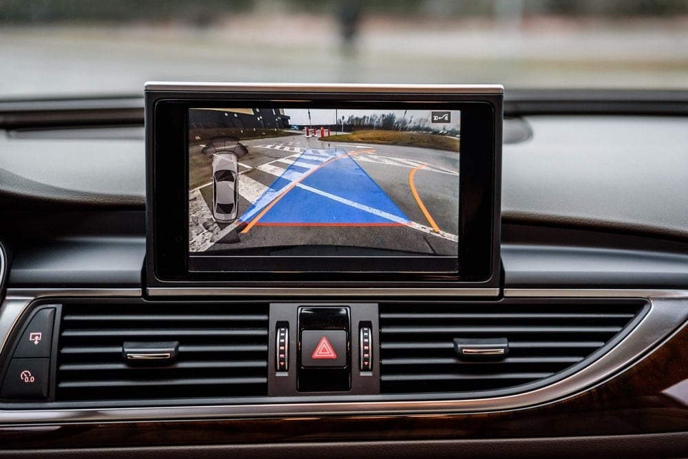 Otomobil devinden dikkat çeken karar! Tüm araçlarından kaldıracak