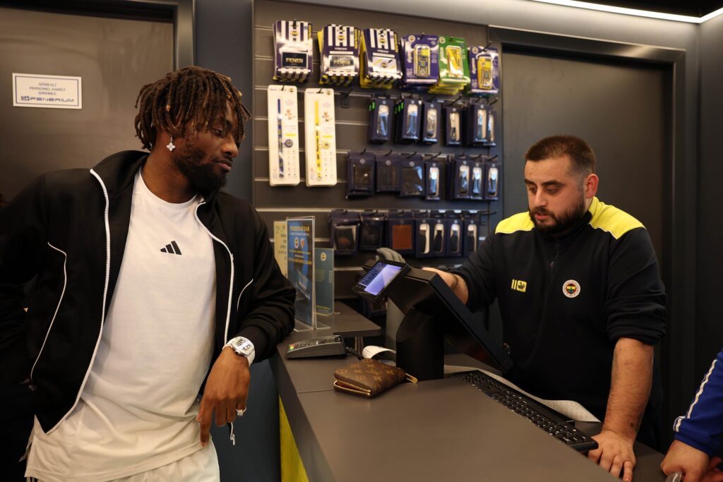 Saint-Maximin’den taraftara büyük jest