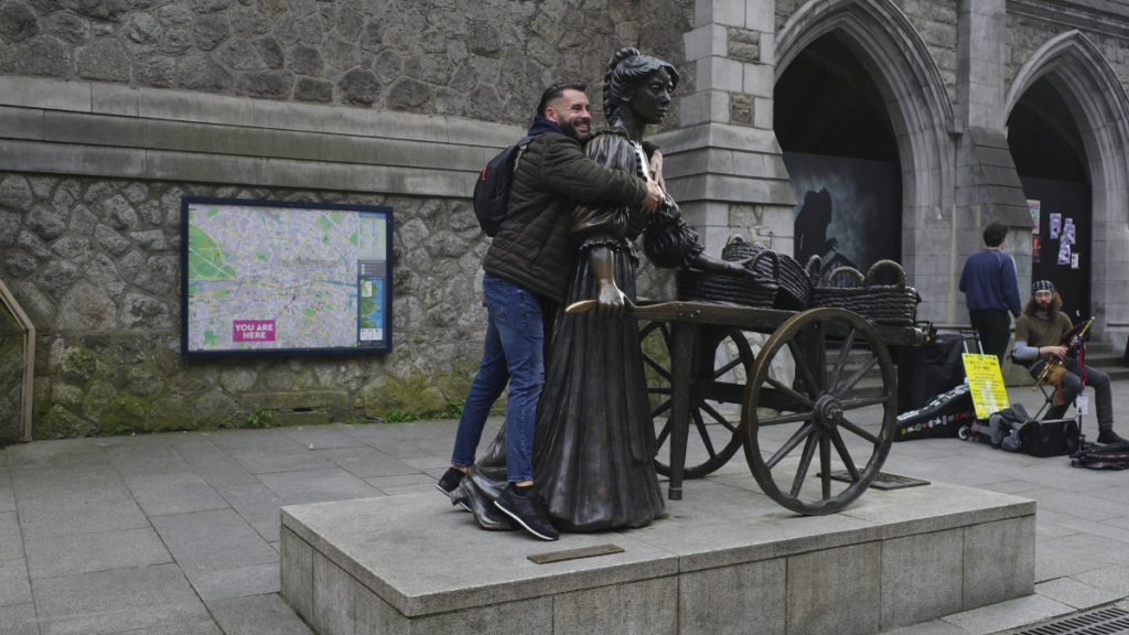 Şans getiriyor diye göğsünü elliyorlar: Yetkililer devreye girdi