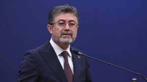 Son Dakika… Bakan Yumaklı’dan zehirlenmelerin ardından ‘tavuk döner’ açıklaması