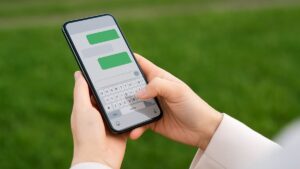 Telefonu kaybolan kadın bulduğu şeye inanamadı