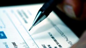 Karşılıksız çekler ikiye katlandı