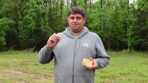 Şeker ambalajı sanıp yerden aldı: Bir anda hayatı değişti