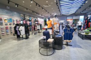 Ünlü ayakkabı markası satılıyor