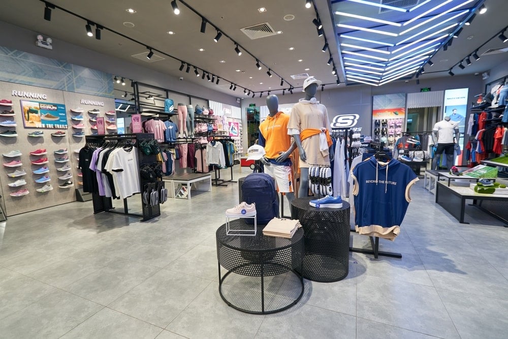 Ünlü ayakkabı markası satılıyor