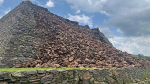 2.500 yıllık tarihi piramit yağmur yüzünden tuzla buz oldu