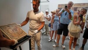 80 yıldır aranıyordu: Yatak odasından çıktı