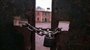 82 yıldır yasaklı olan köy 1 günlüğüne açılıyor