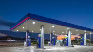 Akaryakıt devi krize dayanamadı! Hisselerini sattı