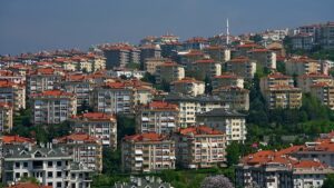 Apartman sığınaklarında tehlikeli dönüşüm