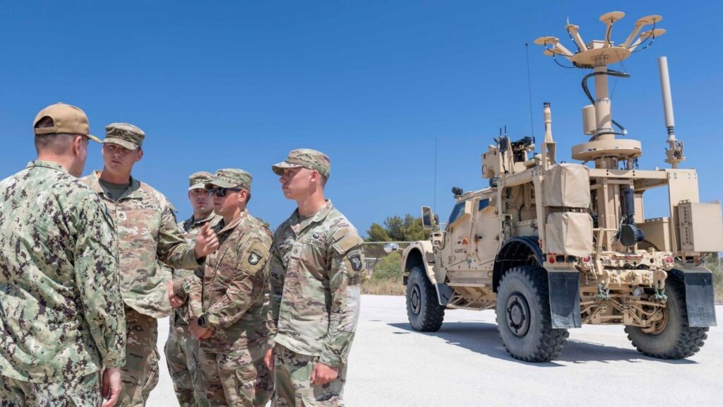 Denizaltılar, savunma sistemleri, uçaklar… ABD Girit’i kaleye çevirdi