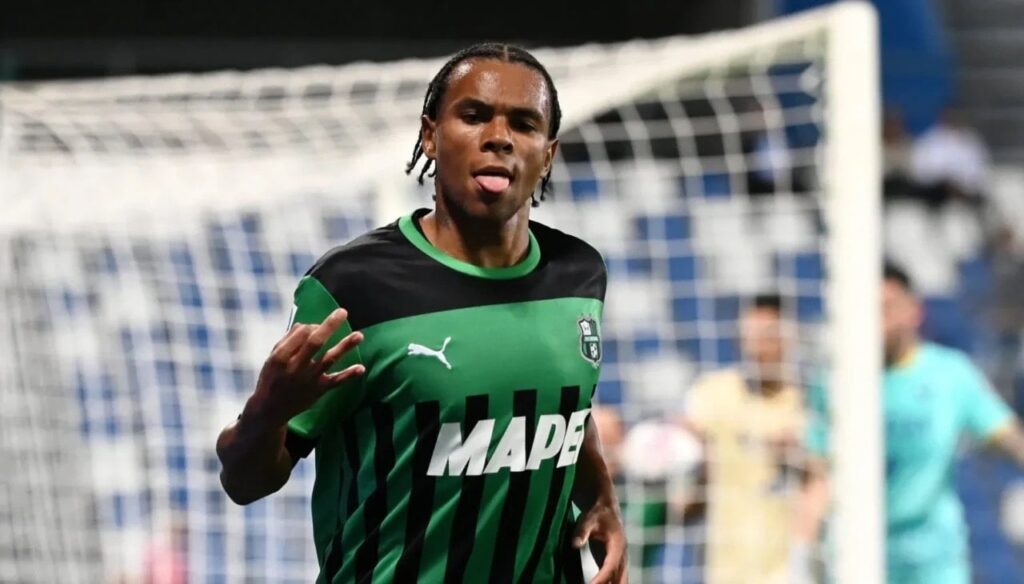 Fenerbahçe Lauriente’yi istiyor! Yarışta öne geçti