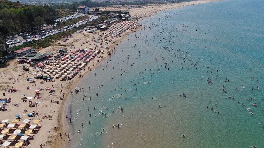 İstanbul’un Karadeniz’e kıyısı olan ilçesinde denize girmek yasaklandı