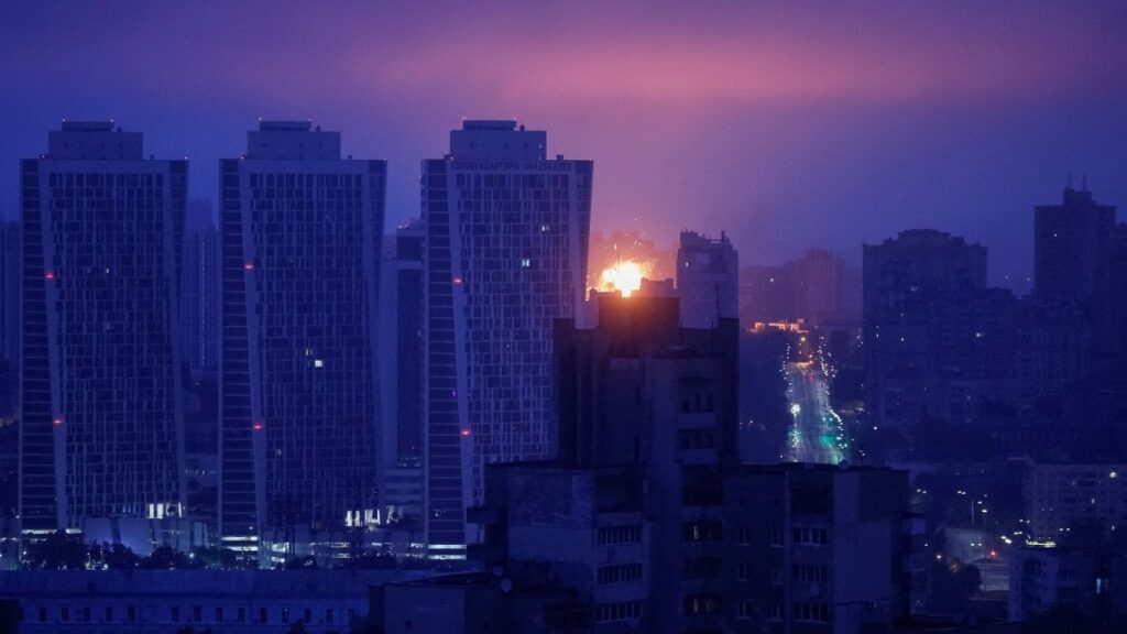 Kiev her gece sarsılıyor: Yüzlerce İHA, tek gecede şehri vurdu