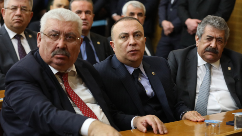 MHP’nin kilit isminden cezaevindeki CHP’li başkana övgü