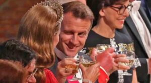 Macron’un yaptığı çapkınlık objektiflere yakalandı