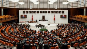 Meclis’te zehirlenme şüphesi panik yarattı! 100’ün üzerinde vekil ve personel hastanelik oldu