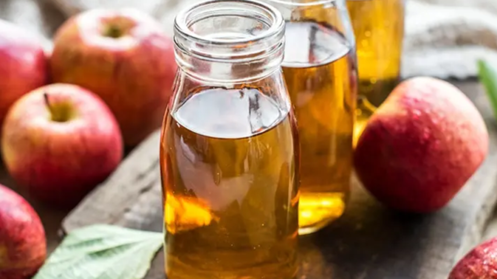Meğer o derdin tek çaresi elma sirkesindeymiş… Sadece 1 tatlı kaşığı koymak bile yetiyor
