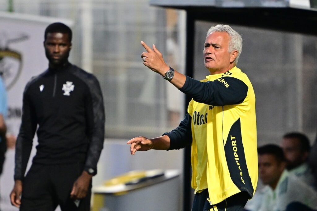 Mourinho’dan yeni polemik! Sözleri taraftarı ikiye böldü