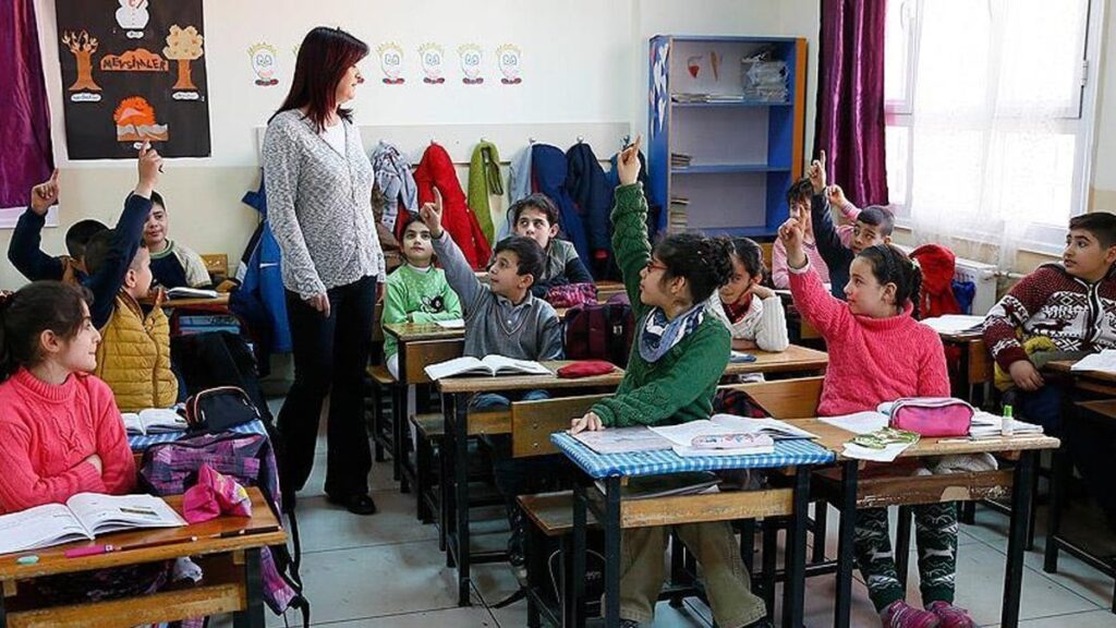 Öğretmenlere ‘Parayı iade edin’ duyurusu