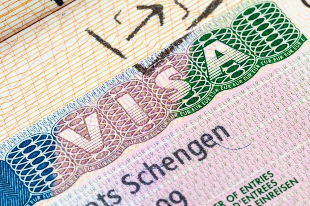 Schengen vizesinde karaborsa oyunu! Ruslar, Türklere Euro karşılığında randevu satıyor