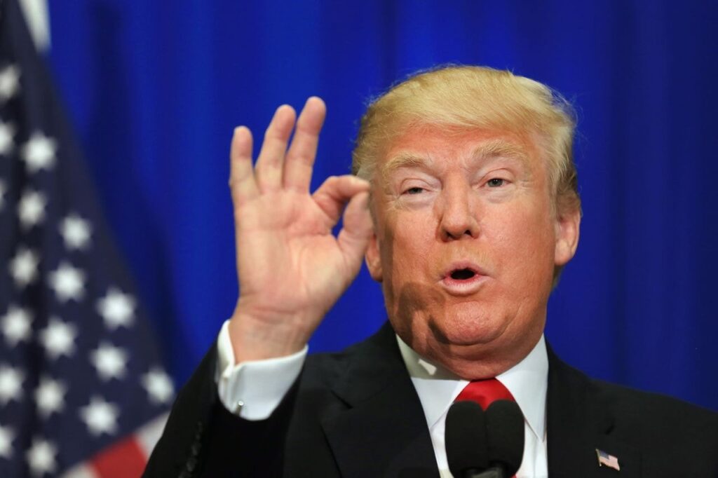 Trump’ın elindeki gizemli iz gündem oldu! Milyonlarca Amerikalı bunu konuşuyor